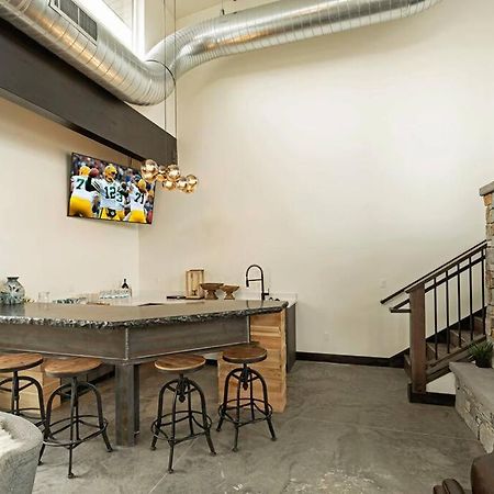 Brand New Upscale Home- Best Location! 와이트피쉬 외부 사진