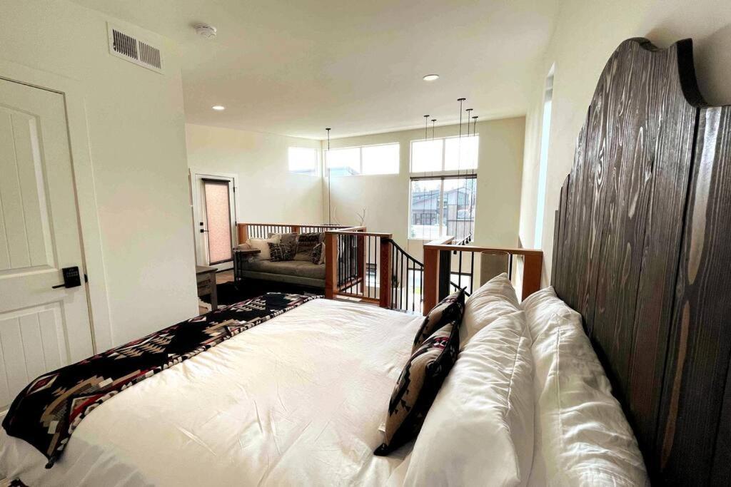 Brand New Upscale Home- Best Location! 와이트피쉬 외부 사진