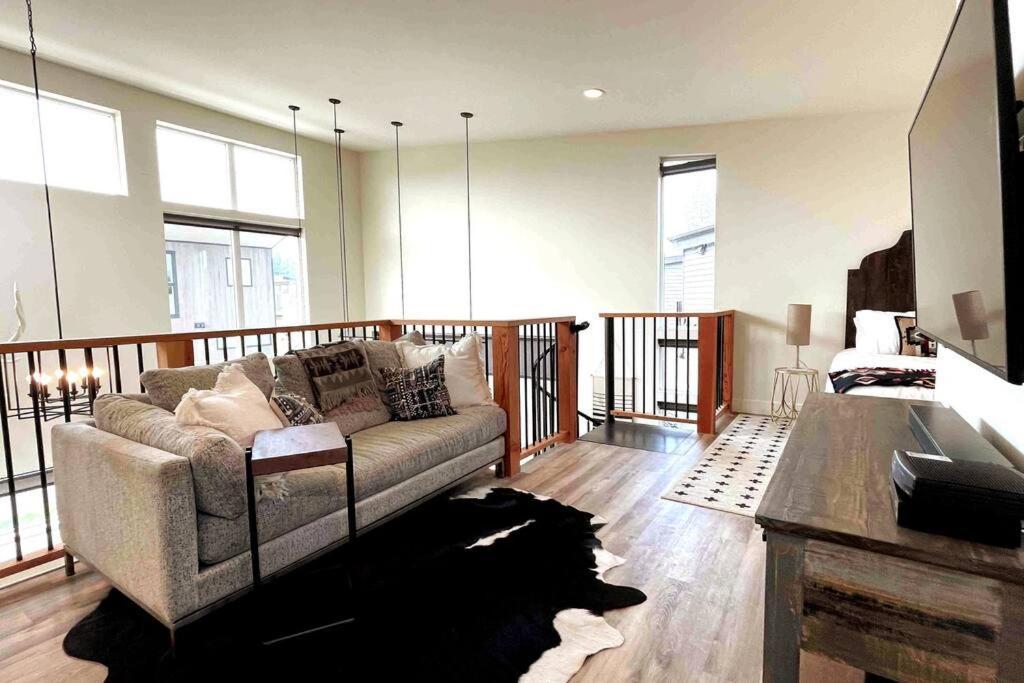 Brand New Upscale Home- Best Location! 와이트피쉬 외부 사진