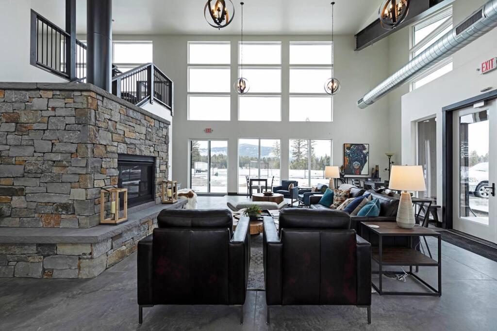 Brand New Upscale Home- Best Location! 와이트피쉬 외부 사진
