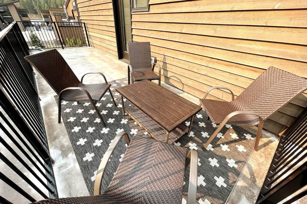Brand New Upscale Home- Best Location! 와이트피쉬 외부 사진