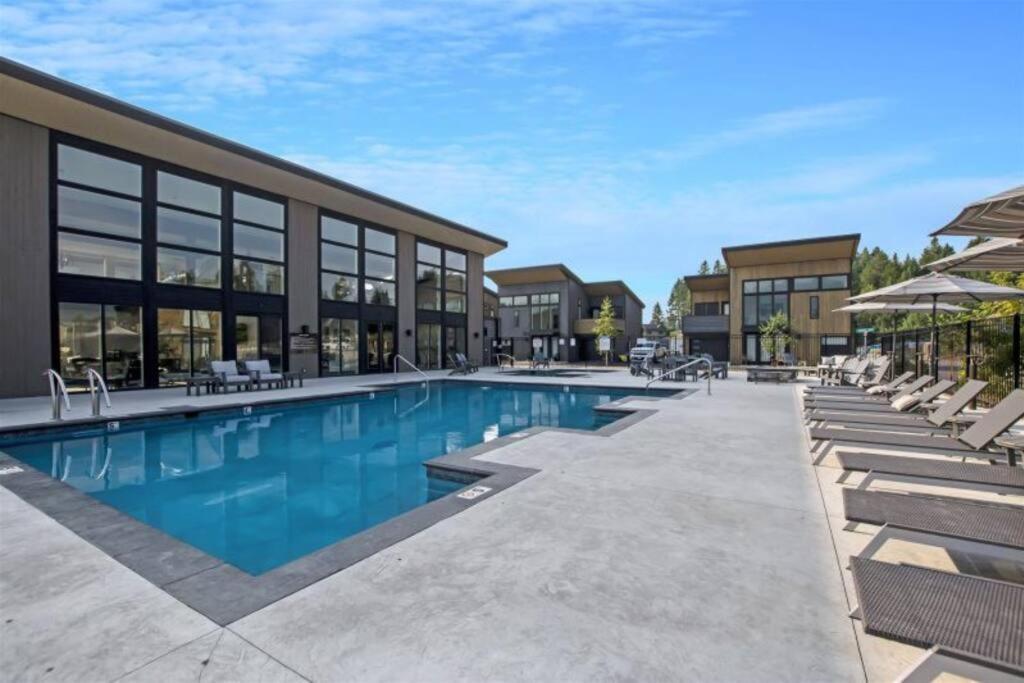 Brand New Upscale Home- Best Location! 와이트피쉬 외부 사진